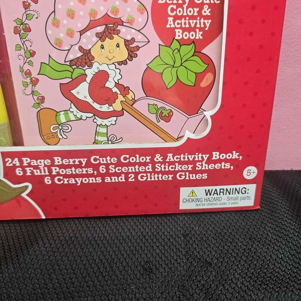 Strawberry Shortcake Color Activity Set - Picture 2 of 3
